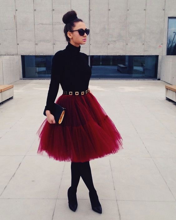 10 Dazzling Tulle Skirt Outfits for Winter